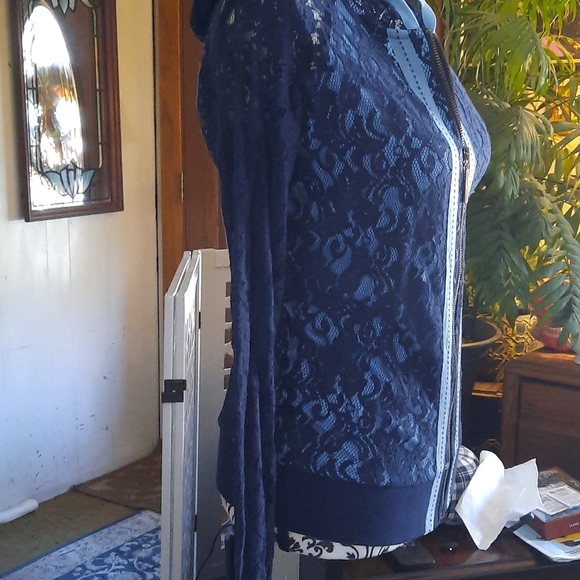 Jacket - Picture 3 of 4